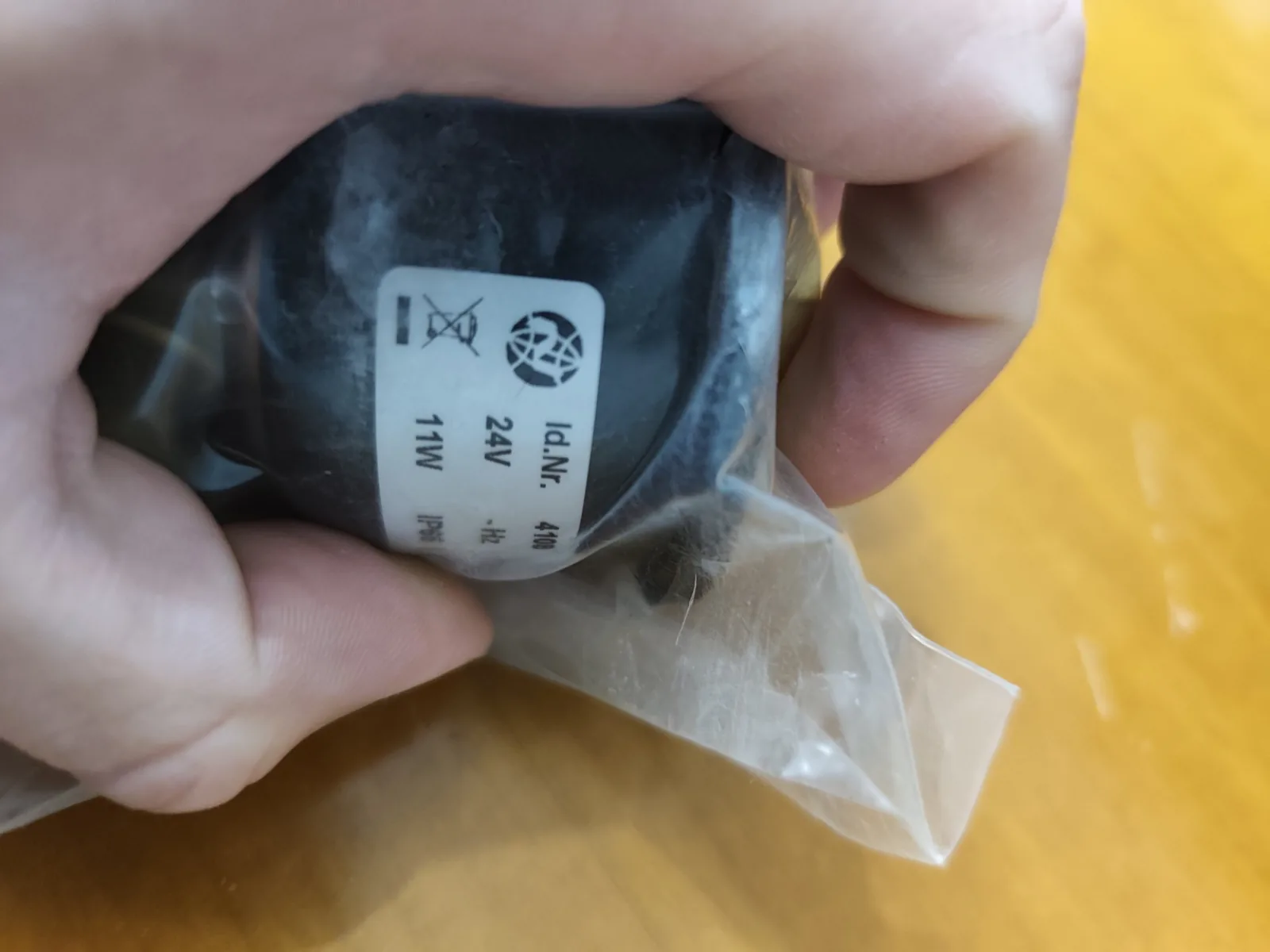 IMI Herion 2401135 3/2-Way Solenoid Poppet Valve, 0–10 bar, with 24 V DC Coil