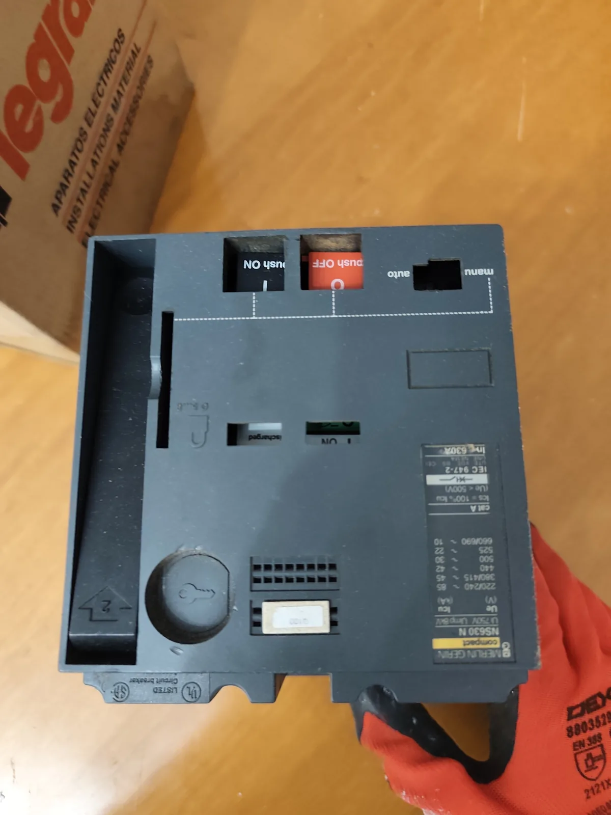 Merlin Gerin Compact NS630 Motor Mechanism (Motor Operator), 220–240 V AC