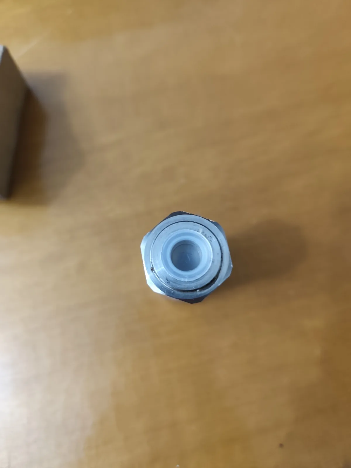MTU 001 535 86 31 Pressure Transmitter (Trafag 8842.76.2210, 0–4 bar, 4–20 mA)