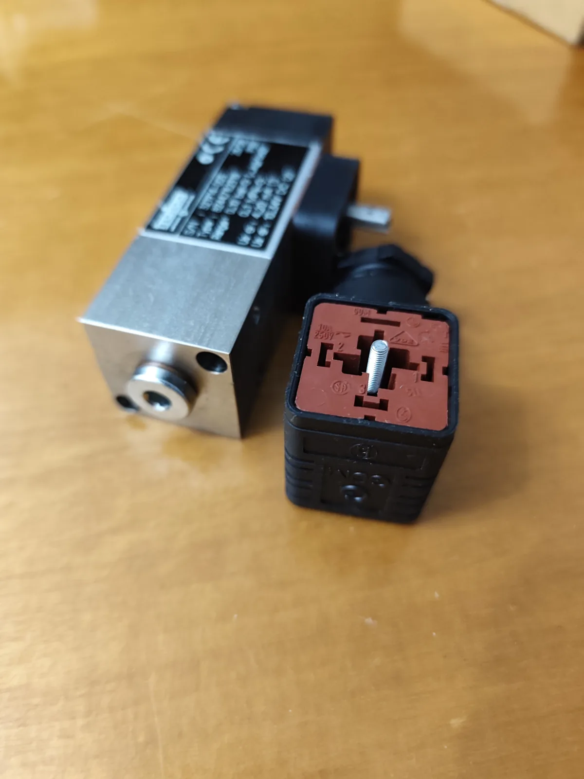 Trafag Picotrans 8244.78.2318 Pressure Transmitter (0–10 bar, 4–20 mA, IP65)