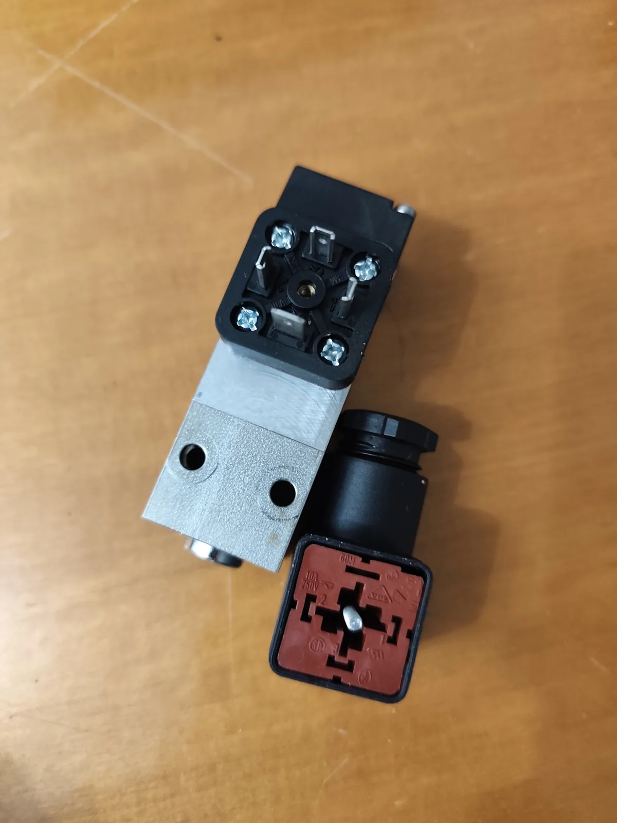 Trafag Picotrans 8244.78.2318 Pressure Transmitter (0–10 bar, 4–20 mA, IP65)