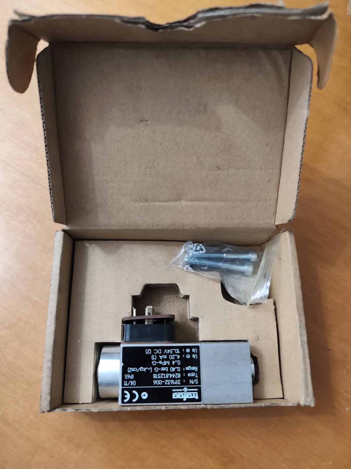 Trafag Picotrans NP 8244.81.2318 Pressure Transmitter (0–40 bar, 4–20 mA, IP65)